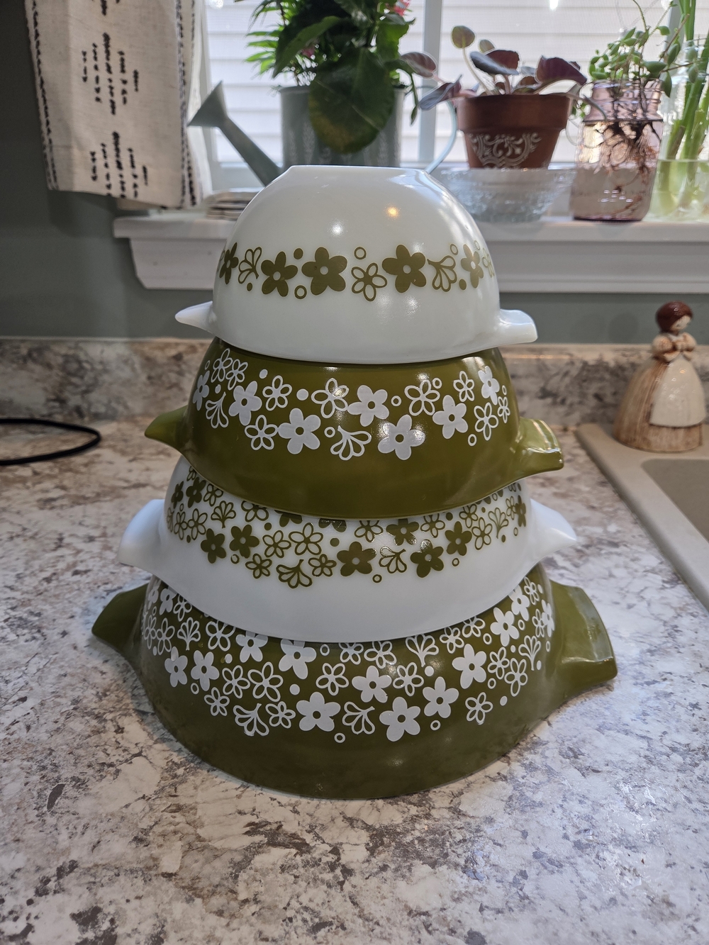 Vintage Pyrex Crazy Daisy Spring Blossom green Cinderella Nesting Bowls Set of 4